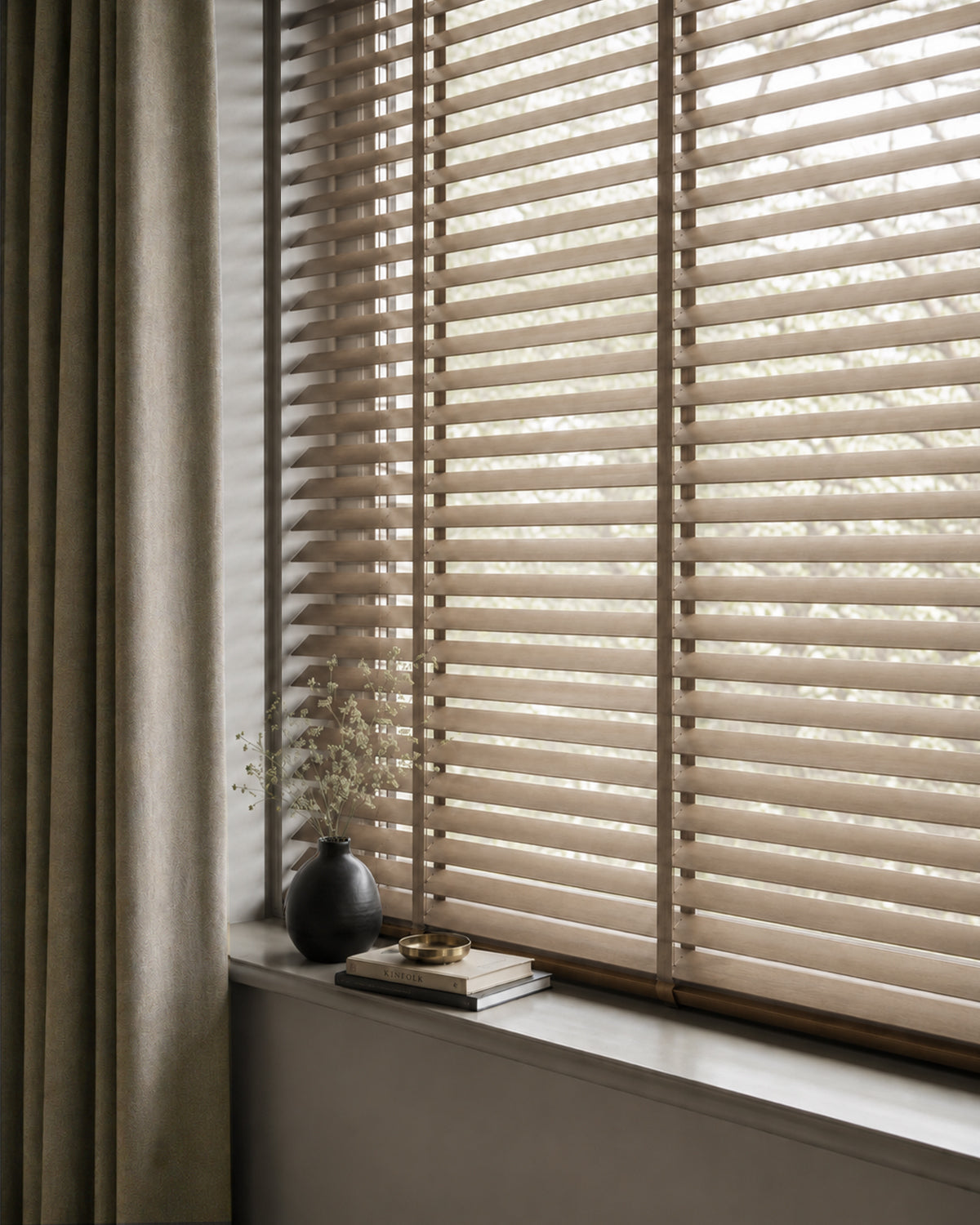 Window blind fitted to a room